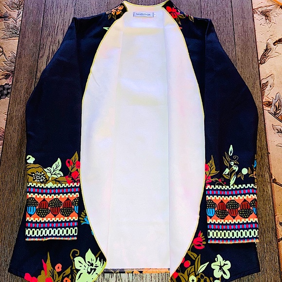 •Black Blazer with vivid patterns throughout - Picture 8 of 16